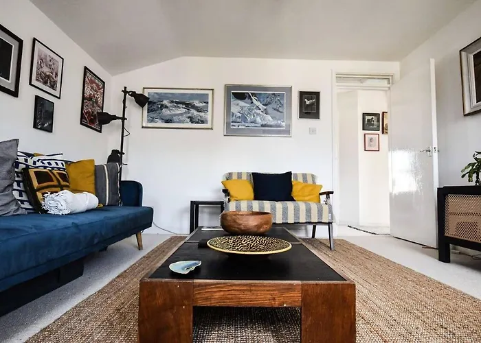 One Bedroom Flat In Cambridge Court