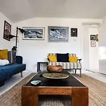 One Bedroom Flat In Cambridge Court