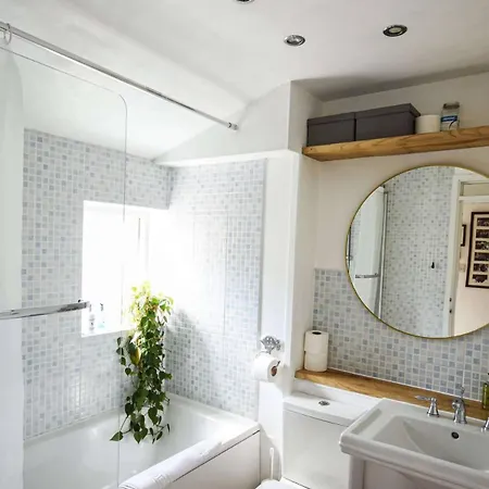 One Bedroom Flat In Cambridge Court * Μπρίστολ